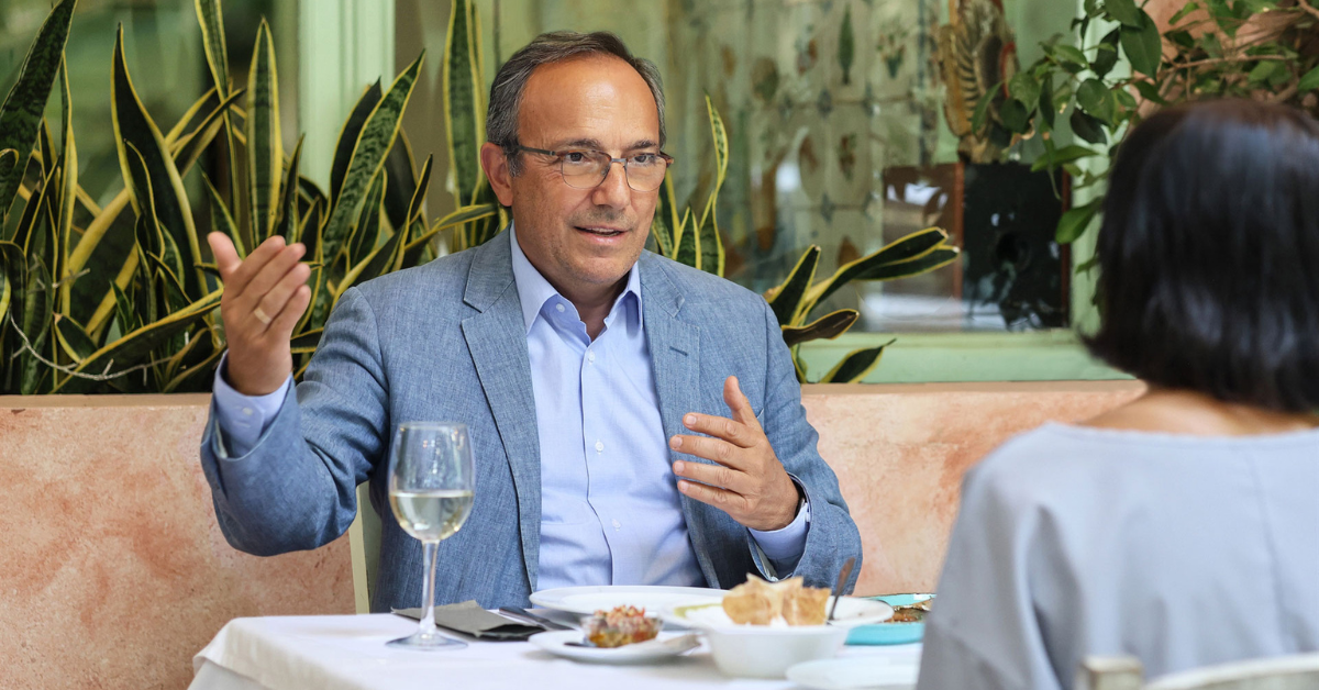 Prof. Yannis Ioannidis: “Miracles Happen Where Fields Intersect”