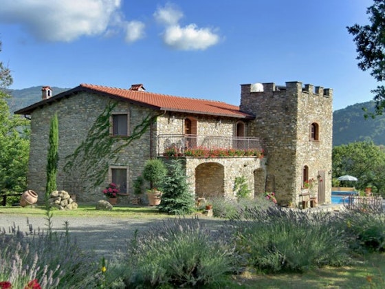Stone villa in Tuscany