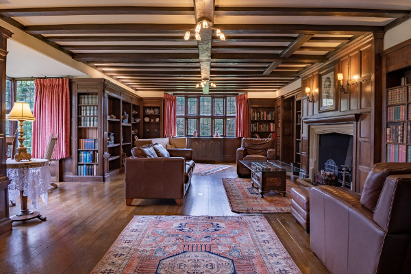 Medieval manor house with indoor pool in Surrey